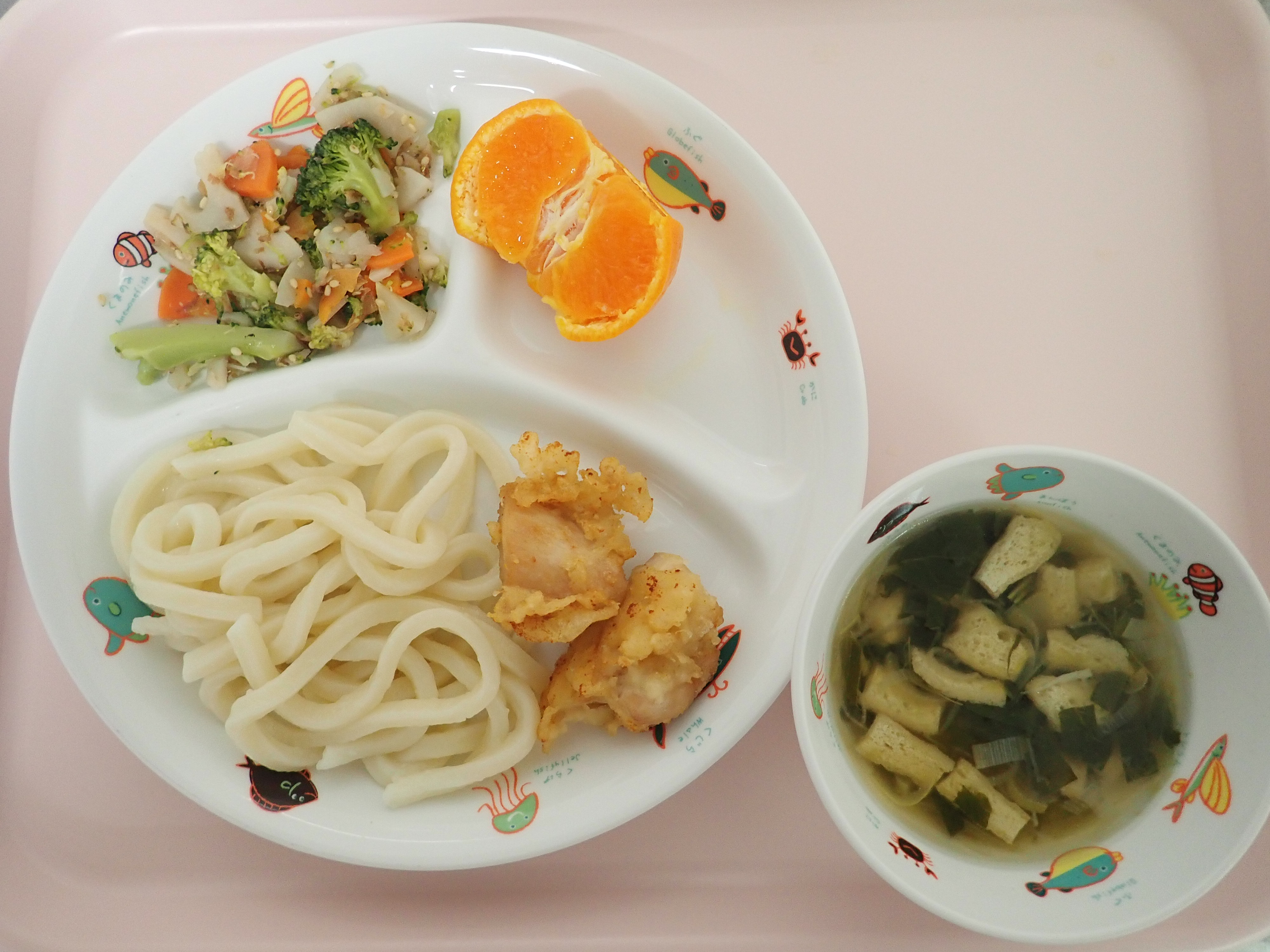 【うみのくに保育園とつか】<br>今年最後の平日の給食<br>年越しうどん<br><br>来年も良い年になりますよう<br>